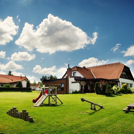 Hotel Farma Пельгржимов Экстерьер фото